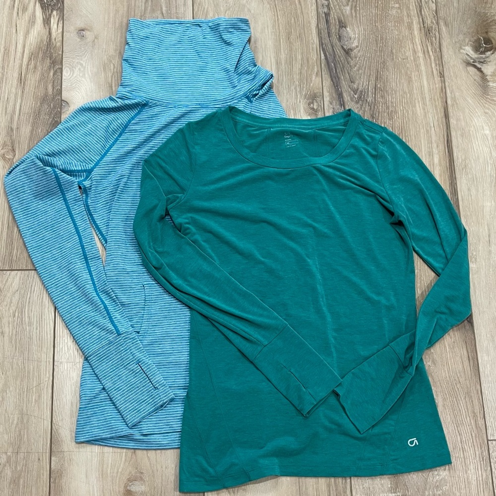 EUC 2 pc GAP ATHLETIC TOPS BUNDLE